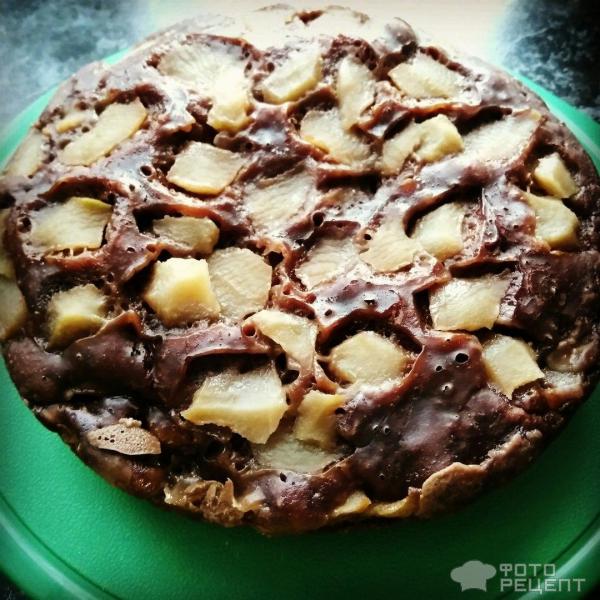Постный шоколадно-яблочный пирог фото