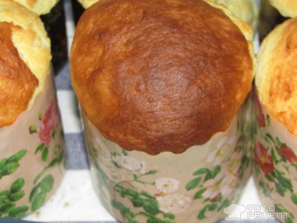 Пасхальный кулич с сахарным ананасом и белковым кремом фото