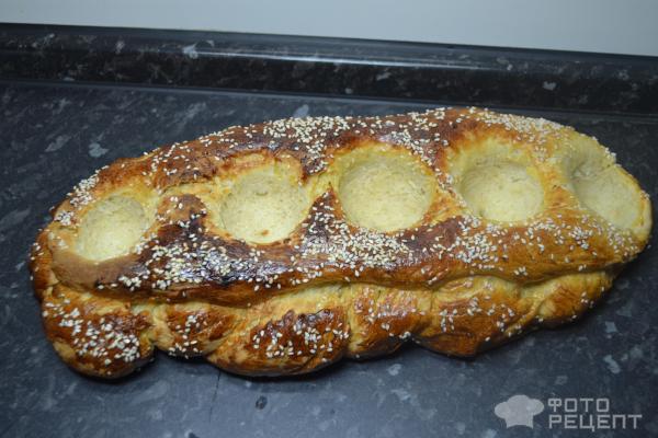 Греческий пасхальный хлеб фото