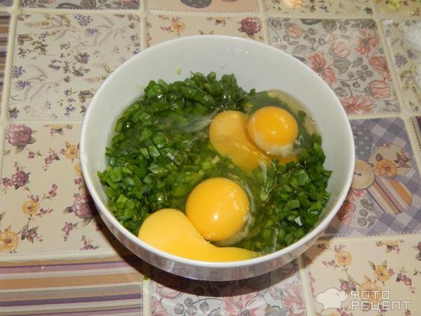 Бездрожжевые пирожки с яйцом и зеленым луком фото