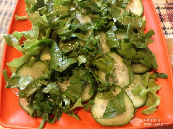 Салат из шпината с овощами фото