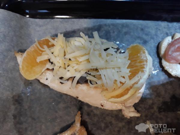 Куриные грудки, запеченные с апельсином и грибами фото
