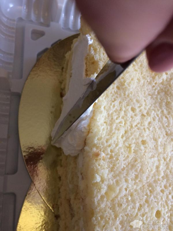 Украшаем торт в виде подарка белково - заварным кремом фото