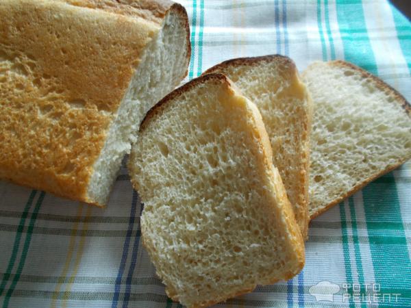 Пшеничный хлеб на ржаной закваске фото