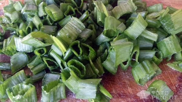 Салат из зеленого чеснока фото