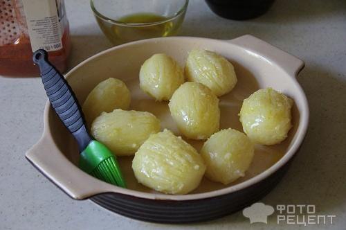 картофель в форме смазанный маслом