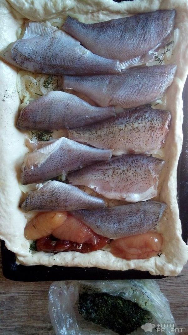 Деревенский пирог с речной рыбой фото