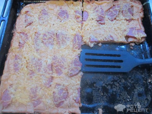 Пицца с копченой колбасой фото