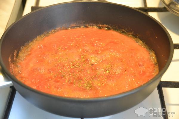 Классический томатный соус для пиццы фото