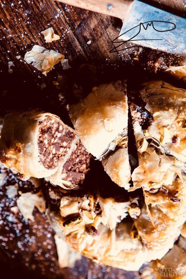 Улитка из фило теста с орехово шоколадной начинкой Лакомка фото