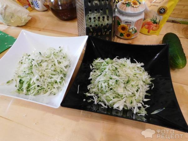 Салат из свежей капусты с огурцами фото