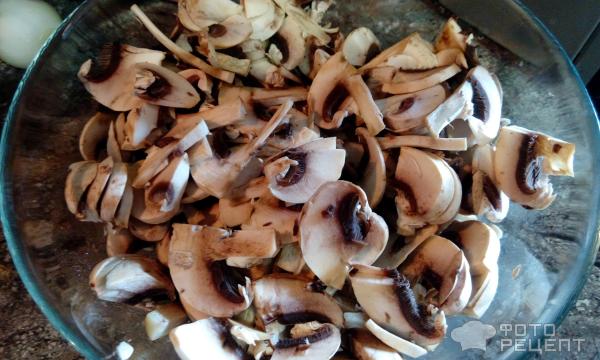 Салат Лемберг с грибами и мясом фото