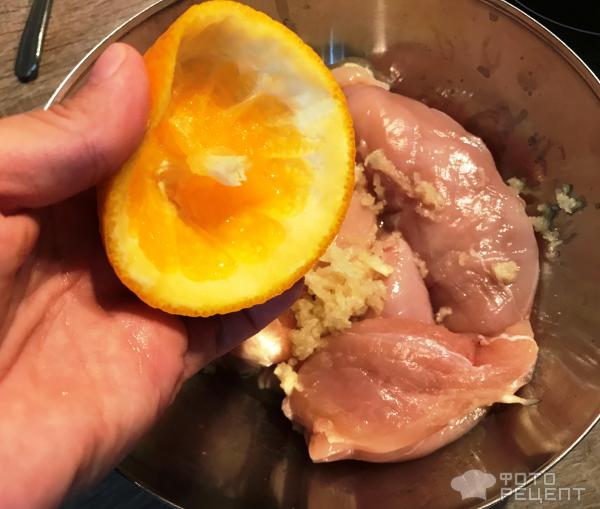 Салат с куриной грудкой и апельсинами фото