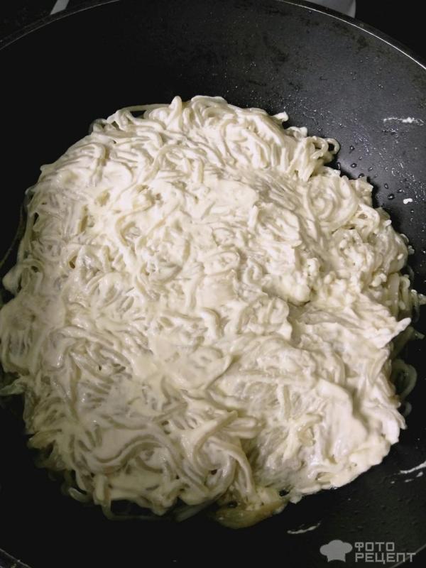 Спагетти с чесноком и майонезом фото