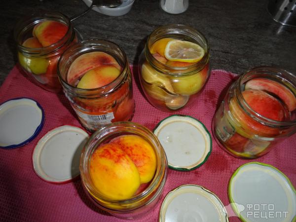 Персики в сахарном сиропе с лимоном фото