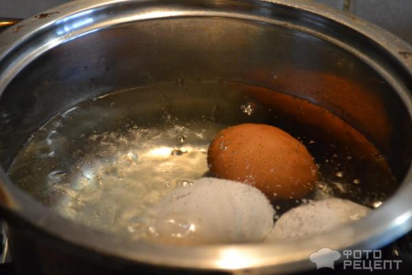 Гренки с яйцом и чесноком (минутная закуска для пикника)