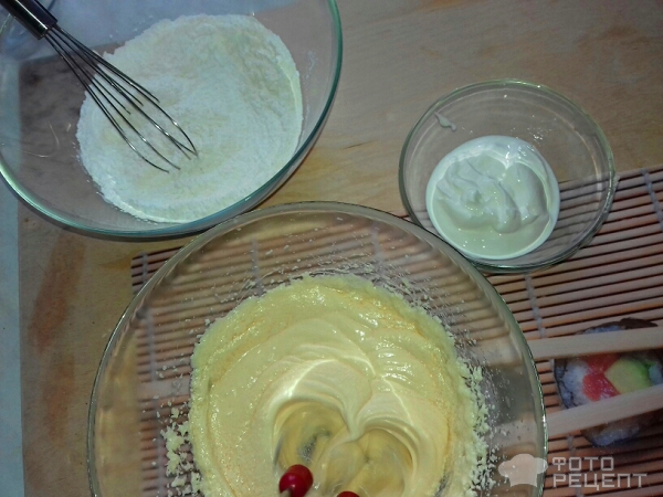 Очень вкусный сливовый пирог с сахарной глазурью фото