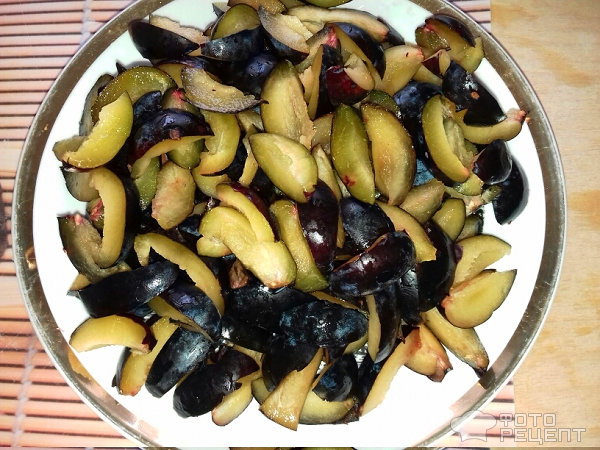 Очень вкусный сливовый пирог с сахарной глазурью фото