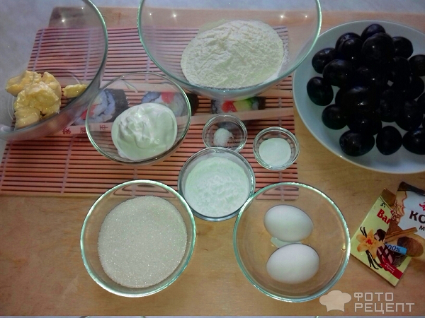 Очень вкусный сливовый пирог с сахарной глазурью фото
