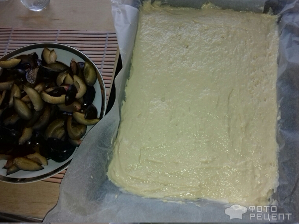 Очень вкусный сливовый пирог с сахарной глазурью фото
