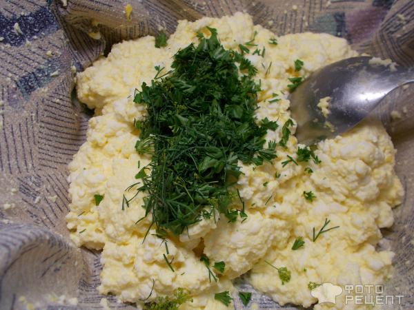 Сыр домашний с зеленью из молока и кефира фото