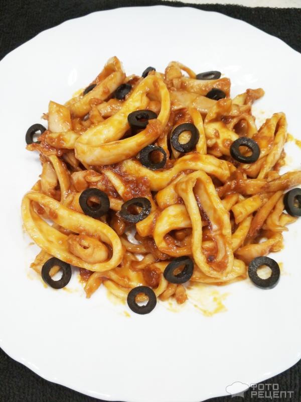 Кальмары, тушенные в томатной пасте – кулинарный рецепт
