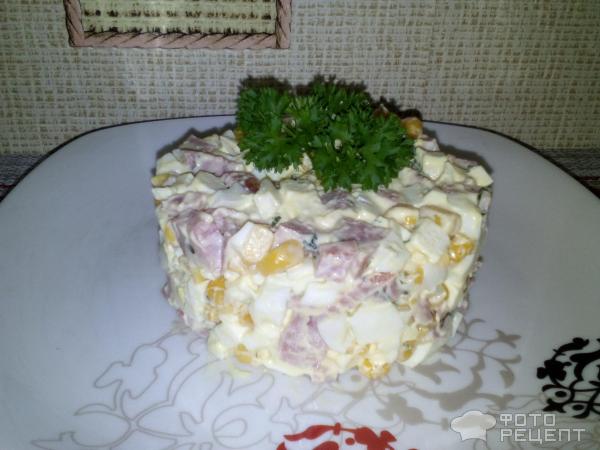 Салат с кукурузой и плавленным сыром фото