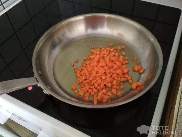 морковь в сковороде