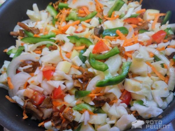 Капуста тушеная с овощами фото