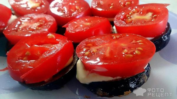 Баклажаны жареные с чесноком и помидорами — рецепт с фото