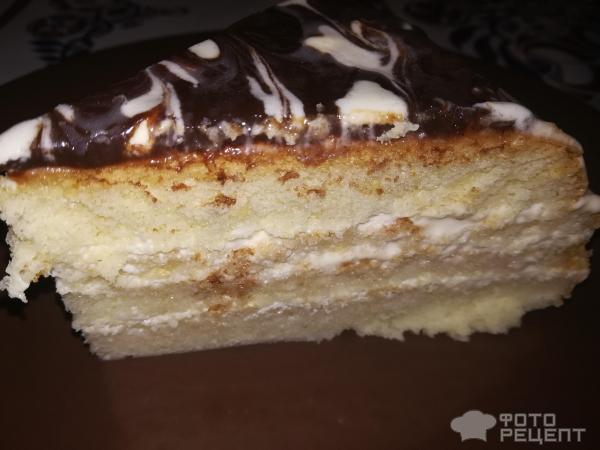 Бисквитный торт со сметанным кремом и глазурью фото
