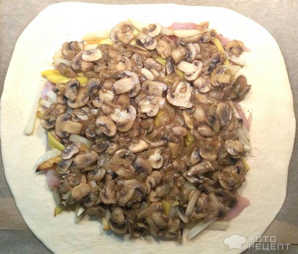 Пирог с курицей, грибами и картошкой фото