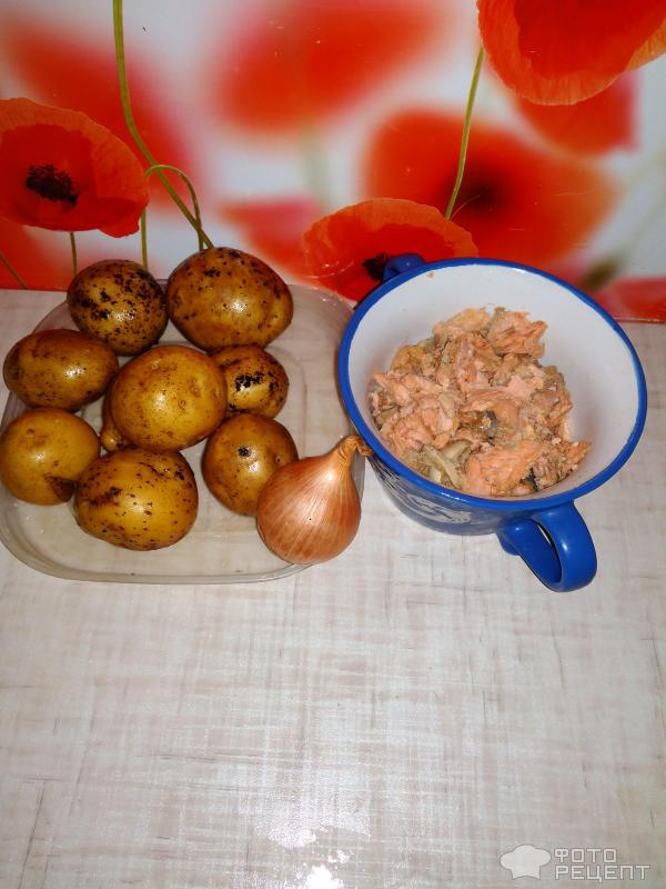 Рыбный салат из трески с картошкой и растительным маслом