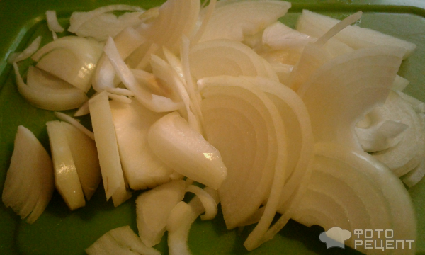 Свиная рулька на овощной подушке в медово-пряном маринаде фото