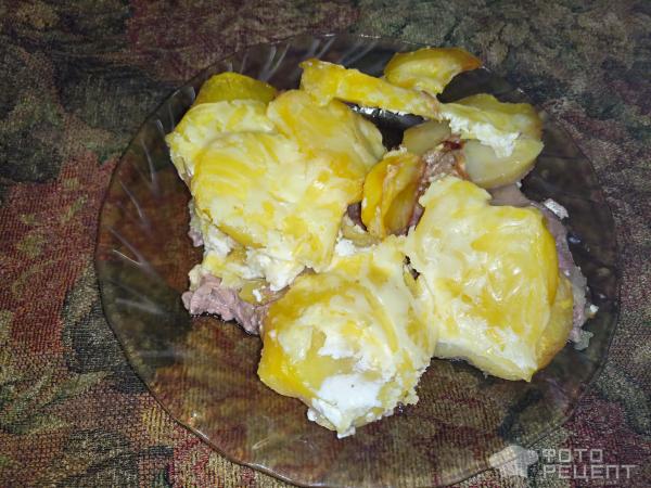 Кусочки мяса с картошкой в духовке фото