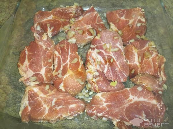 Кусочки мяса с картошкой в духовке фото