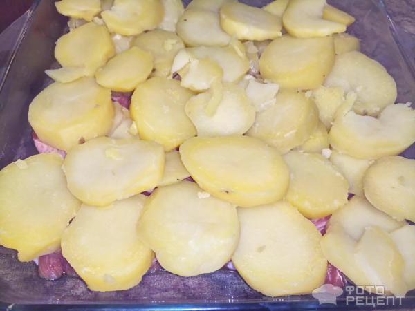 Кусочки мяса с картошкой в духовке фото
