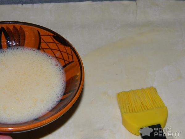Слоеный пирог с рисом и рыбными консервами фото