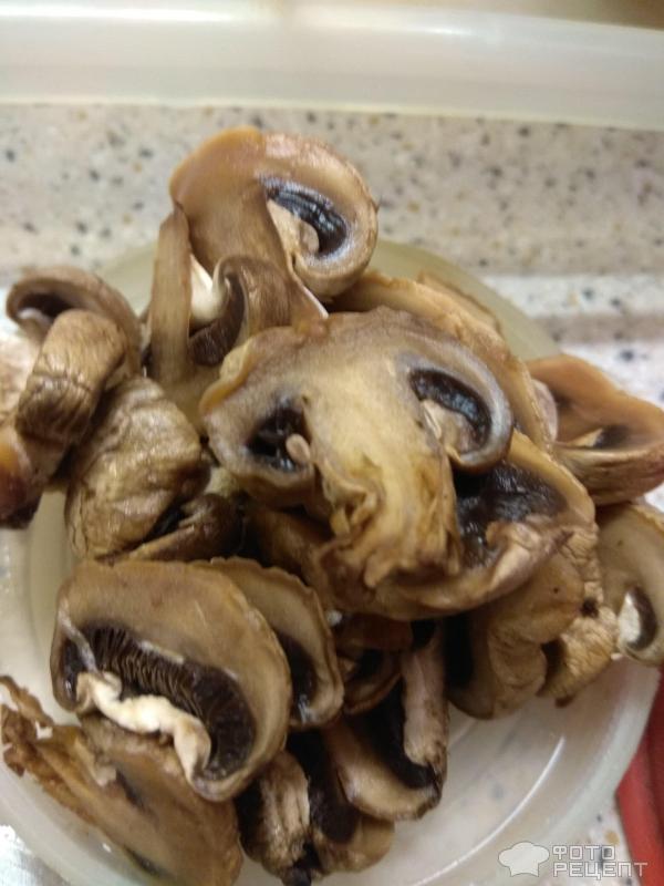Макароны с индейкой и грибами в сливочно-сырном соусе фото