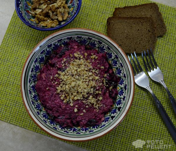 Салат из свеклы с орехами фото