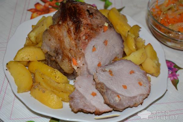 Рецепт: Буженина из свинины на Рождество - В рукаве с картошкой