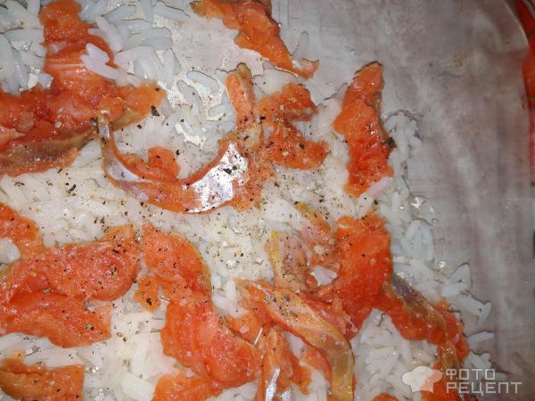 Запеканка из риса, цветной капусты и красной рыбы под соусом бешамель фото