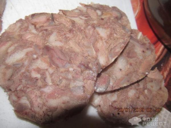 Прессованное мясо из свиных голов