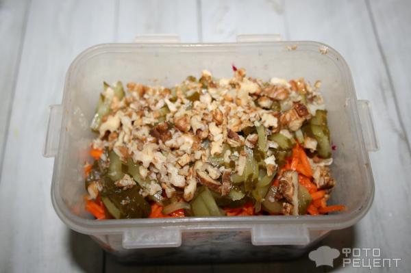 Салат из свеклы и маринованного огурца