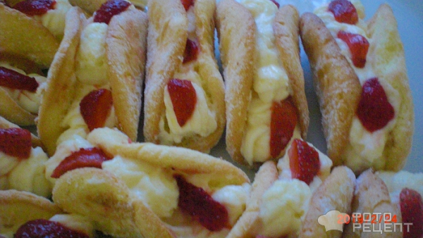 Бисквитные пирожные-панкейки с ароматным цитрусово-сливочным кремом фото