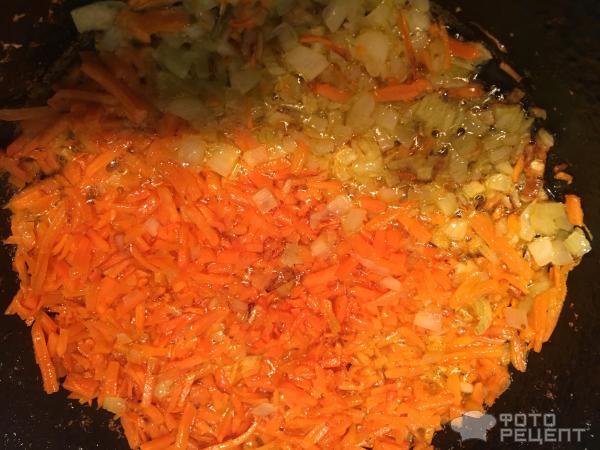 пассерованные лук и морковь