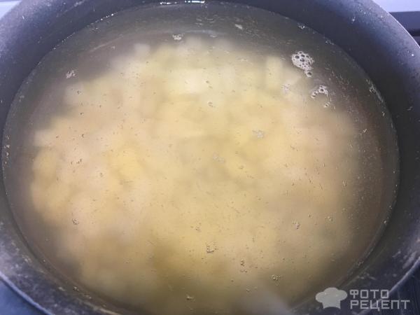 Ломтики картофеля для супа с клецками