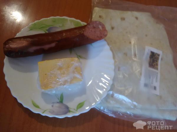 Лаваш с сыром и колбасой фото