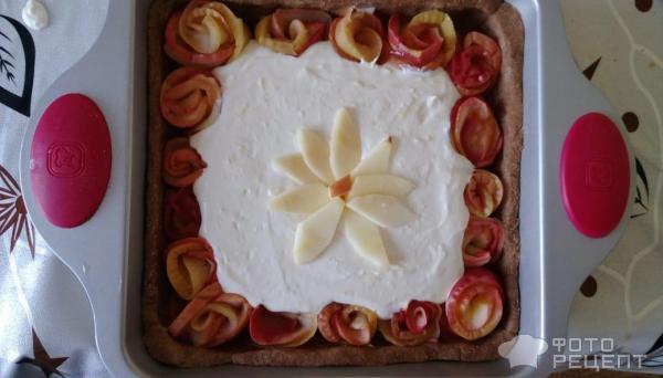Яблочно-творожный пирог фото