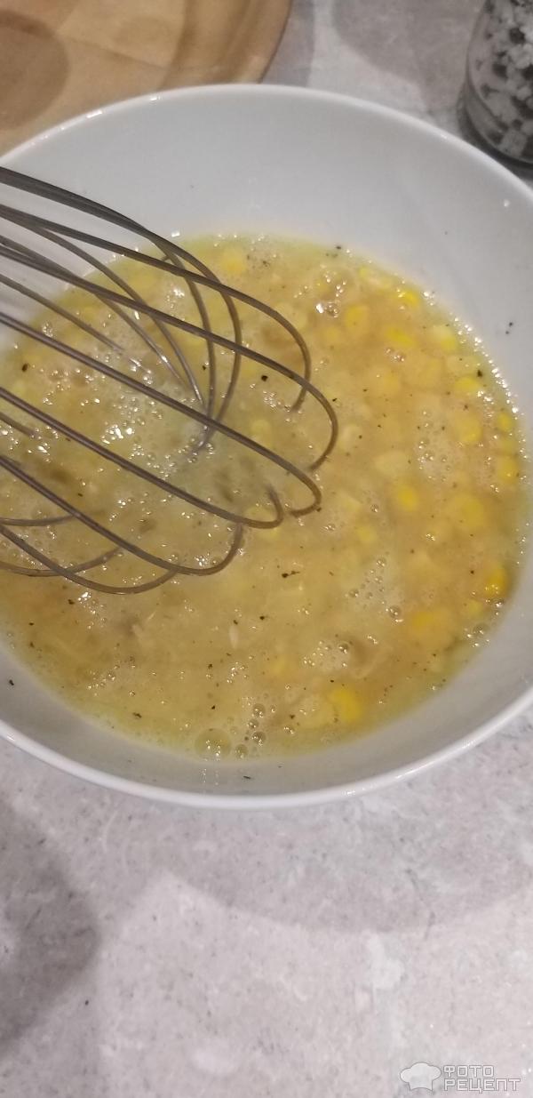 Жаренный шпинат с яйцом и кукурузой фото